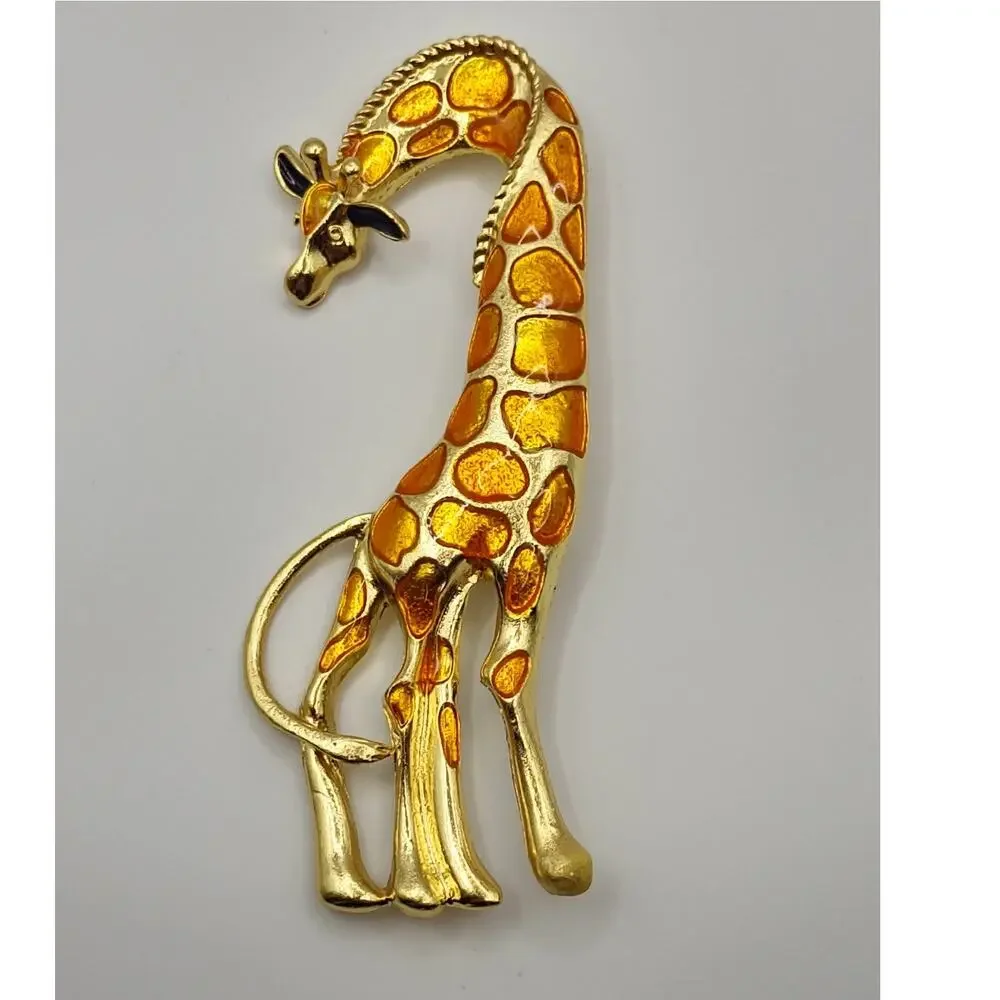 Full Body Giraffe Brooch Yellow Resin Spots Gold Tone Metal Base Jungle Animal